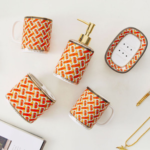 ชุดอุปกรณ์ห้องน้ำเซรามิกคู่รัก 5 ชิ้น ชุดแปรงสีฟัน แก้วน้ำ ลดราคา - Product Image 5