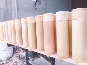 Botella de Agua Térmica de Bambú Ecológica con Frasco de Madera, Logotipo Personalizado, Unisex, con Tapa, Apta para Agua Hirviendo - Product Image 6