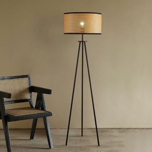 <span class=keywords><strong>Lampadaire</strong></span> d'intérieur en métal/<span class=keywords><strong>bois</strong></span> avec abat-jour en <span class=keywords><strong>rotin</strong></span> ou en plumes – Design élégant - Product Image 2