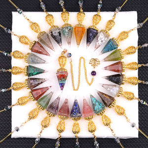 Naturel 7 Chakra Pendule Pierres Précieuses Chips 6 Facettes Hexagonal Or Pointu Résine Spirituel Pendentif Divination Wicca - Product Image 2