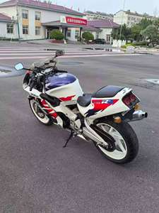 ยางของรถฮอนด้า <span class=keywords><strong>CBR400RR</strong></span> นั้นพอใช้ได้ และไม่มีเสียงรบกวนเมื่อเครื่องยนต์ยังเย็นหรือร้อน - Product Image 6