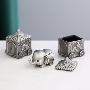 Porta a forma di elefante da circo in argento, - Product Image 4