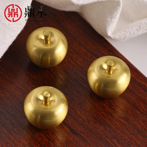 Poignée de porte d'armoire en cuivre pur en forme de pomme Dingcheng, bouton de tiroir de placard en laiton doré à trou unique, nouveau style chinois - Product Image 3
