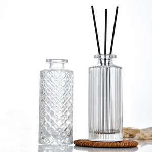 Diffuseur d'huiles essentielles DIY en verre transparent à rayures verticales, design moderne, rechargeable, avec bouchon et bâtonnets - Product Image 2