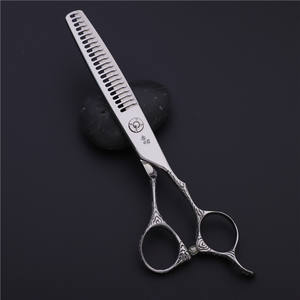 Tijeras de peluquería de acero inoxidable Suzhou 440C, tijeras planas para delinear el cabello, mango mediano, para estilistas - Product Image 1