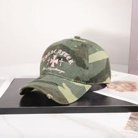 Casquette de baseball rétro style américain camouflage brodée en croix effet vieilli en PVC souple, polyvalente unisexe pour toutes les saisons en extérieur