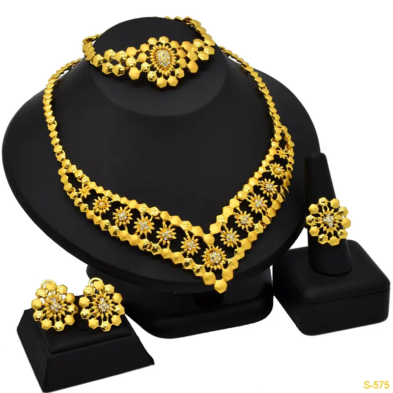 Collier en or 24k boucles d'oreilles accessoires de luxe collier en or ensemble bijoux Dubai or élégant ensemble de quatre pièces