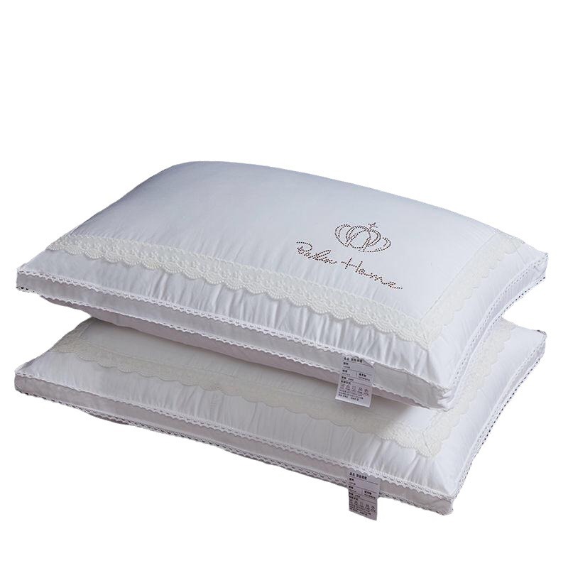 Une paire de mi-oreillers