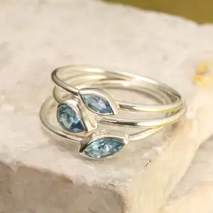 แหวนเพชรบุษราคัมสีน้ำเงินเรียงซ้อนสีน้ำเงินธรรมชาติ Topazes เงิน925แหวน