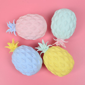 Bestseller Anti-stress Design Ananas PU & Caoutchouc Boule de Raisin Légère Mignonne Balle en Pâte Souple Boîte Colorée - Product Image 4