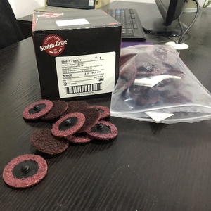 Disques à changement rapide Scotch Brite 3M 05527, non tissés, SC-DR A/O, moyen, <span class=keywords><strong>TR</strong></span> <span class=keywords><strong>2</strong></span> POUCES, nettoyage, polissage, oxyde d'aluminium personnalisé - Product Image 4