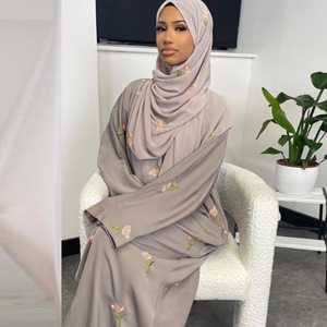 R-399 Dubai Nuovo Set Estivo da Donna 2 Pezzi Abaya Hijab con Ricamo Floreale <span class=keywords><strong>Abbigliamento</strong></span> <span class=keywords><strong>Islamico</strong></span> Tradizionale del Produttore - Product Image 4