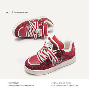 Chaussures de sport rétro rouges imperméables à semelle souple et épaisse pour hommes et femmes, modèle 2026 personnalisé de haute qualité - Product Image 3