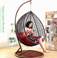 Fauteuil suspendu à bascule en rotin et fer forgé, design moderne, couleurs variées, pour extérieur, avec coussin imperméable, modèle 2026