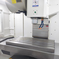 Fresadora Vertical CNC de 3 Ejes de Alta Precisión, Controlada por FANUC, VMC855 BT40, Mesa de 1000x550, Capacidad de Trabajo Pesado para Moldes Complejos