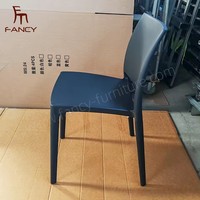 Chaises de salle à manger empilables contemporaines nordiques avec dossier carré en plastique pour la maison, le bureau et l'ameublement domestique