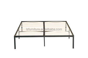 Cadre de lit en métal moderne insonorisé pour lits Queen et King Size, facile à assembler avec des caractéristiques d'absorption des chocs - Product Image 4