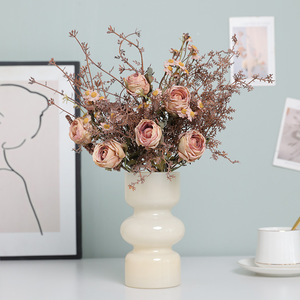 Bouquet de roses et de marguerites artificielles Ruilisi, rose champagne, café, jaune foncé, fleurs en soie, décoration d'intérieur, accessoires de mariage - Product Image 1