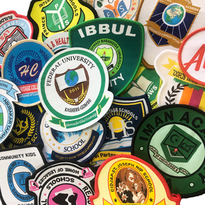 Parche Bordado Personalizado de Alta Calidad para Uniformes Escolares, Insignia Redonda de Poliéster Tejido Sin Níquel para Prendas - Product Image 3