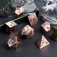 Ensemble de dés en métal personnalisés pour D&D, dés en métal à motif floral pour jeu (cuivre avec bleu)