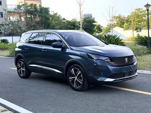 Voiture d'occasion Peugeot <span class=keywords><strong>5008</strong></span> <span class=keywords><strong>2022</strong></span> 1.8T Turbo Automatique LHD R20 Dark Spacious Qualité garantie Bien entretenue État comme neuf - Product Image 2
