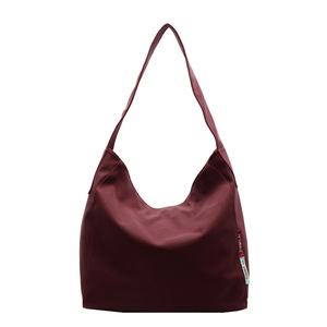 Sac à bandoulière simple pour femme, carré horizontal, fermeture éclair, style minimaliste, sac fourre-tout pour les trajets quotidiens, marron - Product Image 5