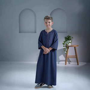 Nouvelle Collection 2026 : Vêtements Islamiques Enfant en Gros - Jubba Thobe Brodé pour Garçon, Robes Musulmanes Kaftan, Style Ethnique Dubaï, Manches Courtes <span class=keywords><strong>D</strong></span>écontractées - Product Image 6
