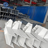 Entrepôt et hangar préfabriqués en structure métallique moderne à grande portée pour immeuble de bureaux et garage