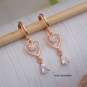 ต่างหูโลหะผสมคุณภาพสูงพรีเมียม ประดับคริสตัลระยิบระยับ ดีไซน์ห้อยระย้า ชุบทองคำสีกุหลาบ สวยสง่า เหมาะสำหรับผู้หญิง สวมใส่ในงานแต่งงาน - Product Image 3