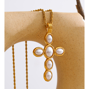 JINYOU 2172 Exquisito Collar con Colgante de Cruz de Perlas Simuladas, Collar de Cadena Delgada Trenzada de Acero Inoxidable - Product Image 2