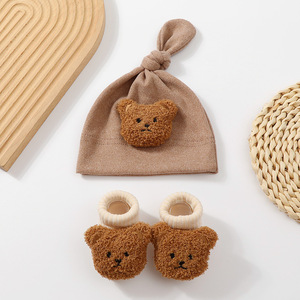 <span class=keywords><strong>Set</strong></span> Topi dan Kaus Kaki Bayi Kartun 3D Grosir Katun Bayi Baru Lahir Perempuan Laki-laki Kaus Kaki Lucu <span class=keywords><strong>Set</strong></span> Topi dan Kaus Kaki Bayi - Product Image 6