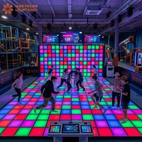 Jeux de sol interactifs LED populaires pour centres commerciaux, aires de jeux intérieures, centres de jeux, équipements de parcs d'attractions électroniques en vente