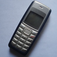 Livraison Gratuite Vente en Gros Débloqué Très Bon Marché Original Simple Classique Bar GSM 3G Téléphone Portable Écran TFT Espagnol/Allemand 1