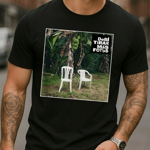 Camiseta Oversize Debi TiRAR Mas FOTOS con Gráfico de Silla Tropical, Cultura Cubana, Estilo Vintage Lavado y Hombros Caídos, Streetwear - Product Image 3