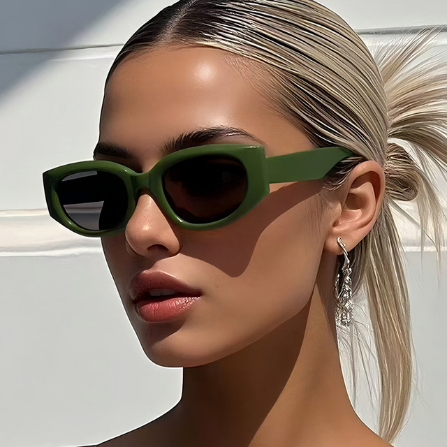 Wholesale Custom logo Plastic Gafas De Sol Small Frame Candy Color Fashion Vintage Sun Glasses Retro Shades Sunglasses 2025