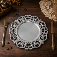 Assiette de présentation creuse royale ornée de 33 cm, en résine dorée et blanche, pour centre de table d'événements et de fêtes