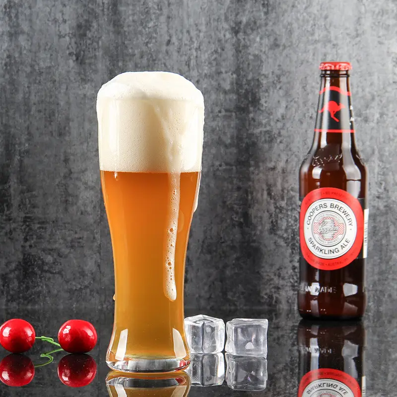 Amazon vendita calda 2023 birra soffiata a mano boccale di birra mondo calcio bicchiere di vetro a buon mercato bicchieri di birra Set chiaro artigianale Pilsner bicchiere di birra