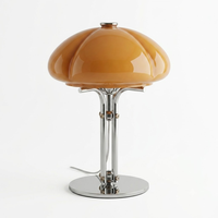 Lampe de table esthétique rétro en verre style Bauhaus, design champignon, orange, pour chevet, collection 2026