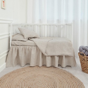 Juego de Fundas de Cuna de Lino Orgánico Cómodo para Bebé, Color Sólido Personalizado, Ropa de Cama Infantil, Sábanas para Cuna de Bebé al por Mayor, Nuevo con Borde Ondulado - Product Image 1