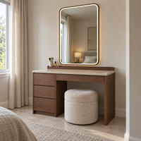 Coiffeuse moderne en bois sur mesure avec miroir, plateau aspect pierre et tiroirs de rangement pour hôtel, salon et chambre à coucher