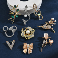 Broche haut de gamme sensation Niche lumière luxe costume noeud papillon strass Corsage alliage argent plaqué Style créatif vêtements accessoires