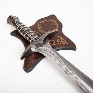 Espada corta de acero inoxidable grabada de 73 cm, hecha a mano, estilo medieval 'Sting', sin afilar, con grabado idéntico al de la película. - Product Image 6