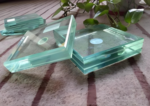 Verre <span class=keywords><strong>pare</strong></span>-balles 4x8 pour utilisation solaire extérieure pour fenêtre et <span class=keywords><strong>pare</strong></span>-<span class=keywords><strong>brise</strong></span> Application élégante pour la maison et la décoration disponible à la vente - Product Image 3