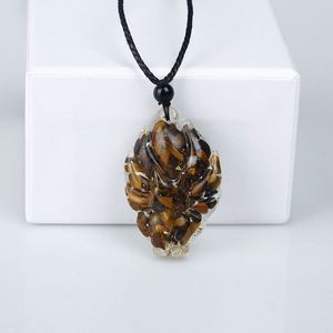 Collier perlé en époxy cristal avec pendentif renard à neuf queues blanc, collier ras du cou pour pull - Product Image 5