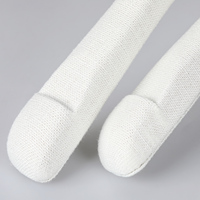 Cintre en bois blanc recouvert de tissu lin-coton antidérapant LINDON avec crochet en acier inoxydable brossé de 4 mm