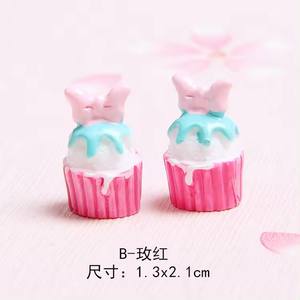 Vente en gros de cupcakes miniatures <span class=keywords><strong>Mickey</strong></span> Mouse en résine de dessin animé mignon Accessoires en résine pour <span class=keywords><strong>maison</strong></span> de poupée Décoration d'aliments et de jouets - Product Image 6