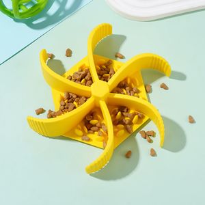 Gran Oferta personalizada al por mayor 2 en 1 de silicona antiasfixia para mascotas botella de agua portátil para perros y gatos con función de alfombrilla para lamer - Product Image 4