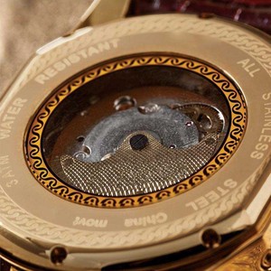 Reloj de Hombre con Bisel Dorado Fusionado, Logotipo Personalizado, Mecánico Automático, Esfera con Números Romanos, Fondo Transparente, Reloj de Pulsera para Hombre - Product Image 6