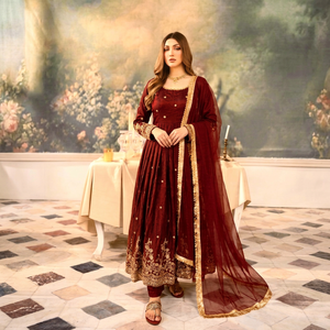 Ensemble indien pakistanais en velours bordeaux brodé Anarkali Salwar Kameez Dupatta pour mariage et festivals - Product Image 1