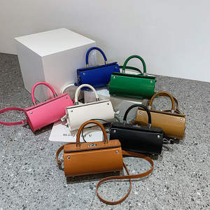 กระเป๋าครอสบอดี้ผู้หญิงโลโก้แบบกำหนดเอง, กระเป๋าสะพายไหล่ผู้หญิงแฟชั่น, กระเป๋าถือหนังผู้หญิงสุดหรู - Product Image 1